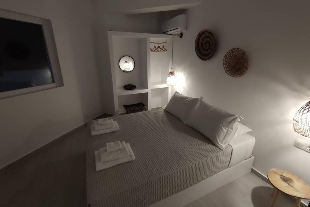 Eolia Luxury Suites Andros Batsíon Exterior foto